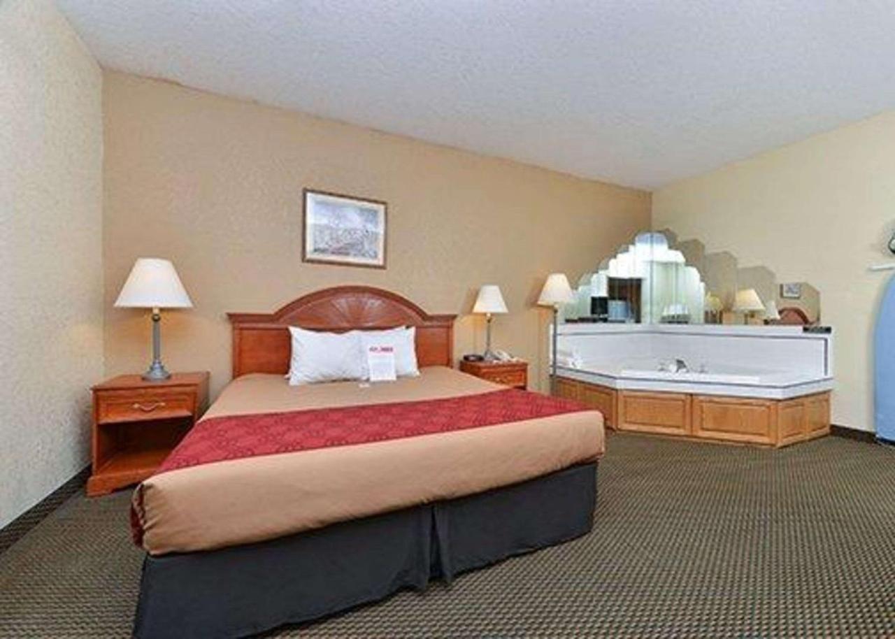 Express Inn & Suites Decatur Esterno foto
