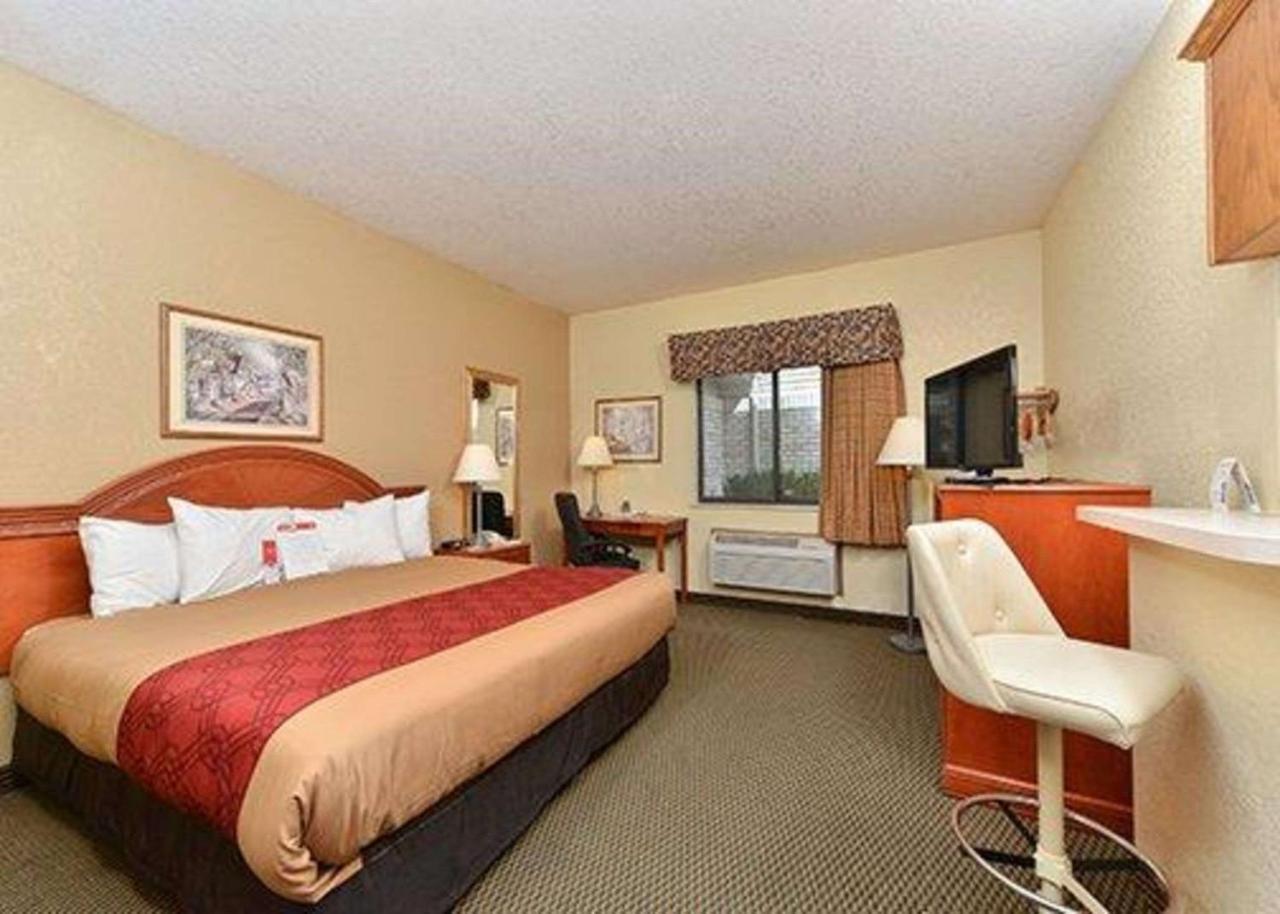 Express Inn & Suites Decatur Esterno foto